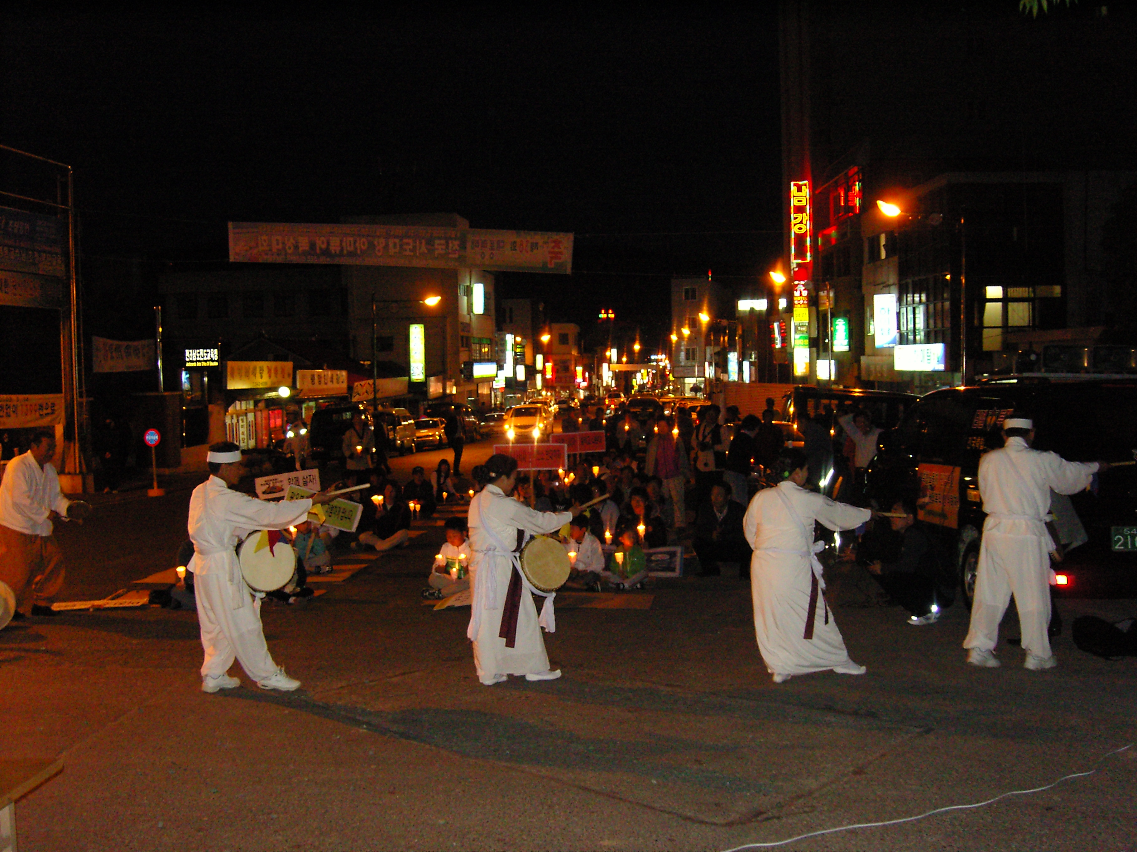 2008년 촛불집회 - 북춤.JPG